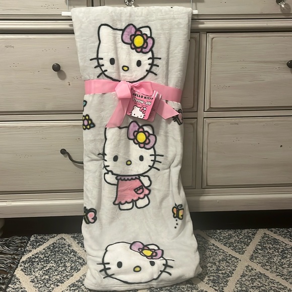 Hello Kitty blanket - Picture 1 of 3